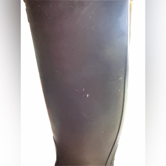 Hunter Black Tall Rain Boots

Original matte black

Women 8
Men’s 7
UK 6 
EU 39 - Picture 5 of 7